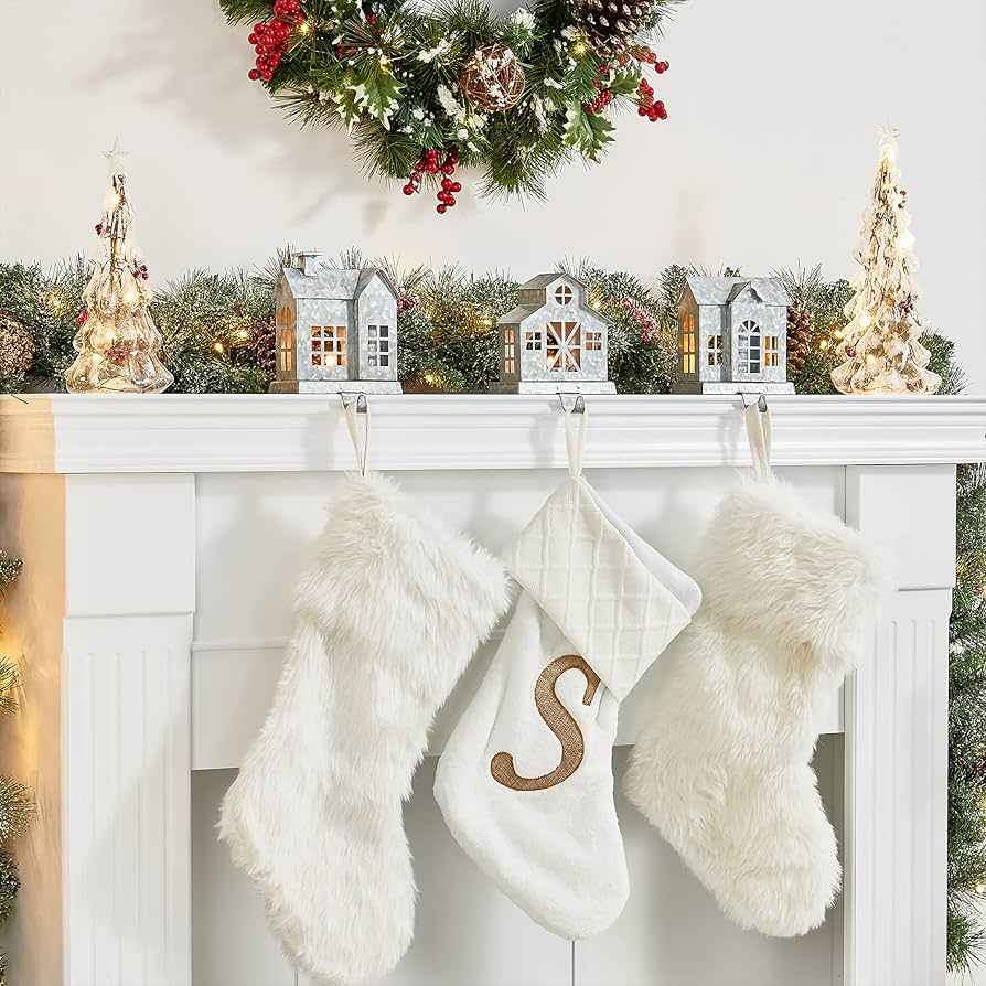 living room decoration ideas for christmas​