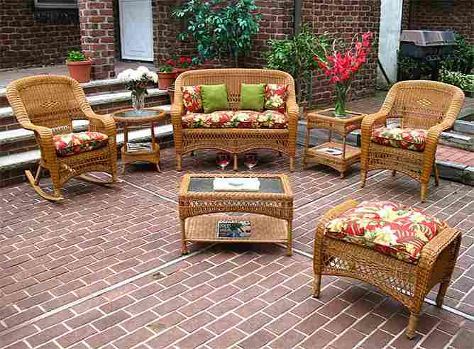 can wicker furniture get wet
